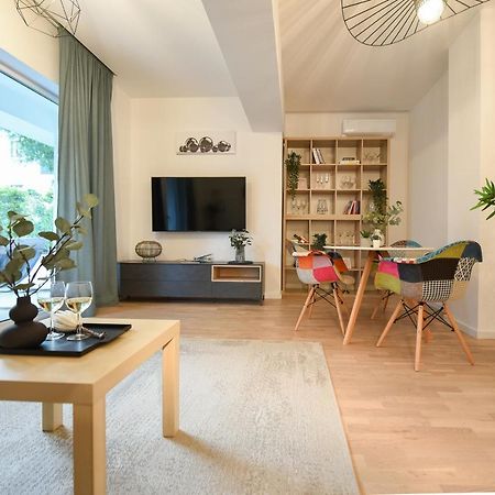Vacation Feel - 2Br Apartment With Terrace & Private Parking In Baneasa 布加勒斯特 外观 照片